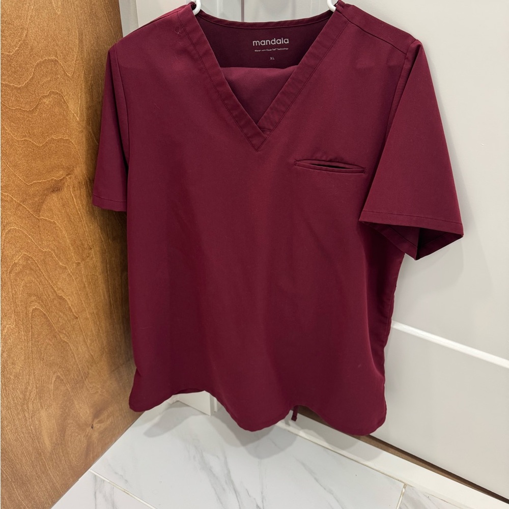 Mandala Scrubs Set | Burgundy | XL Top & L Jogger Pants